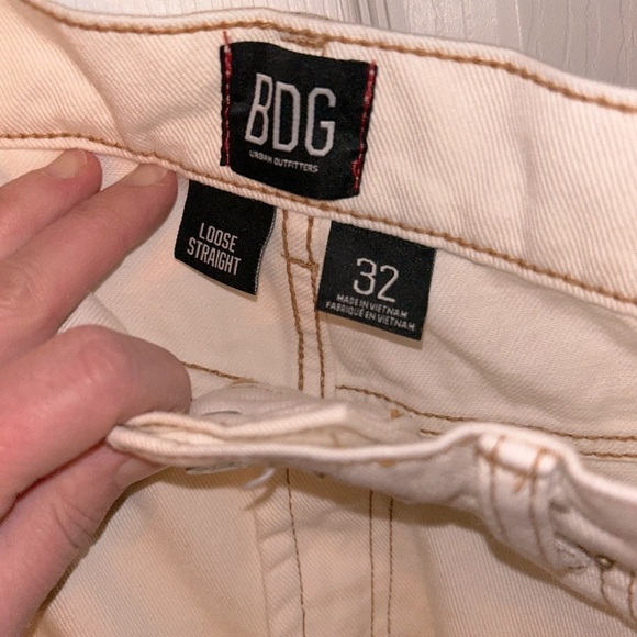 BDG Urban Outfitters Loose Straight Distressed Cream Denim Size 32 - Picture 3 of 3